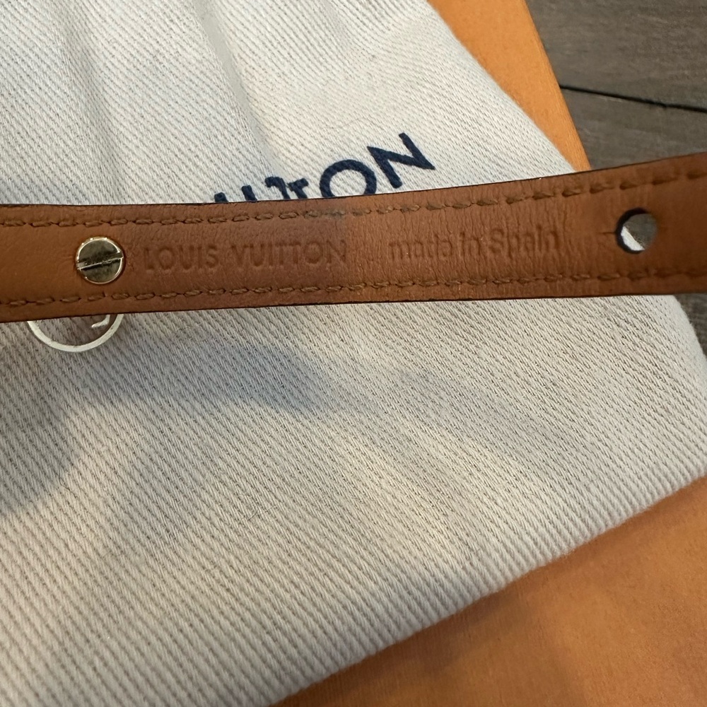 Louis Vuitton Leather Bracelet Logo Statement Piece - Picture 6 of 10